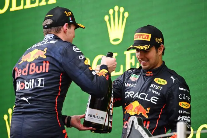 red bull max en sergio podium imola si202204240344 hires jpeg 24bit rgb