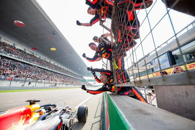 red bull racing viert feest f1