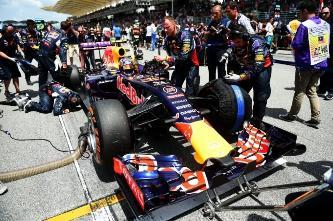 redbull racing f1 daniil kvyat