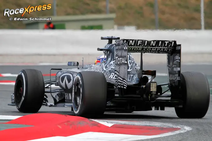 redbull rb11 ricciardo barcelona