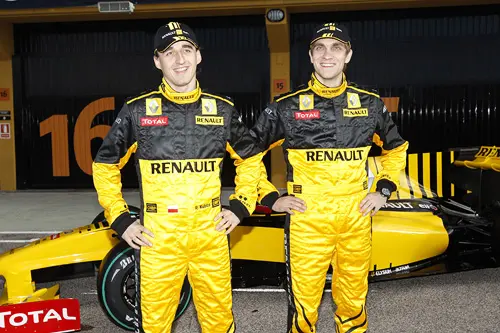 renault f1 robert kubica en vitaly petrov