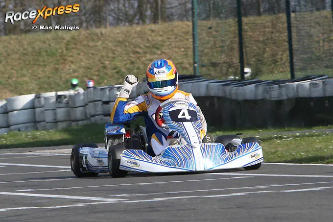 rinus van kalmthout wint 3e race rx 680 wins a81f0218