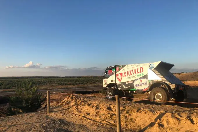 riwald dakar team zeer tevreden over resultaten nieuwe hybride rallytruck