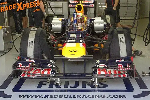 robin frijns redbull rb8 yas marina f1 pitbox rx 500