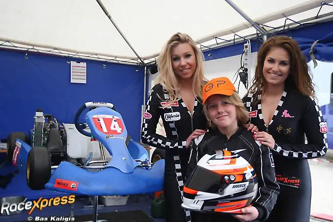 roderick pikker en racexpress gridgirls a81f9714 vs a ga
