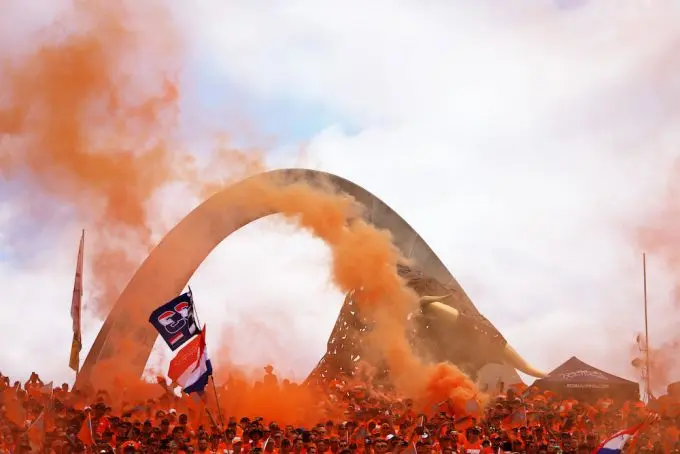 rook oranje fans