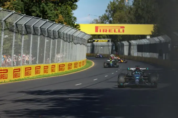 russell voor hamilton mercedes gp australie m361764
