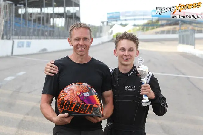 rutger boerma ijzersterk naar podium hier met vader en tevens monteur