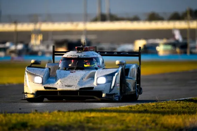 rvdz 1 nr01 cadillac chip ganassi racing cadillac dpi renger van der zande dole r24 013121 gb 12832s