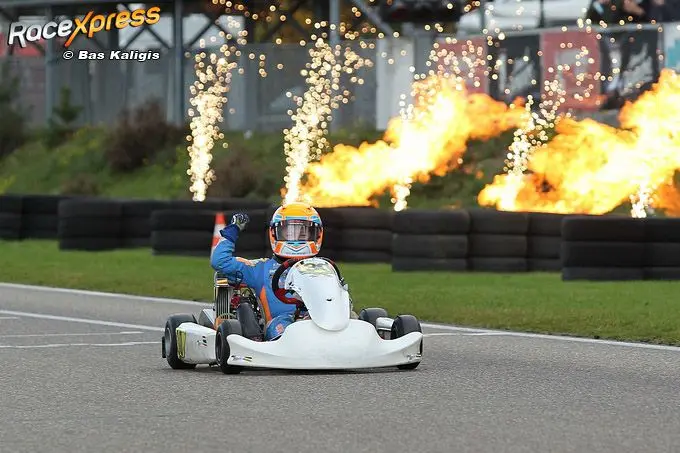 rx boaz miximov zorgt voor vuurwerk met schitterende overwinning c017426