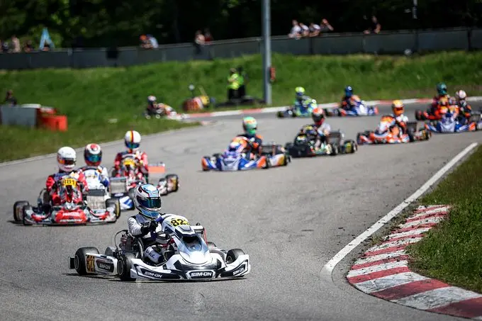 rx jason bralic aan de leding in ampfing dkm