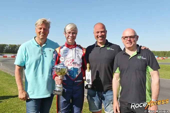 rx jenson de leeuw brult naar de zege in id senior team blij met succes id0g3930