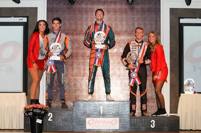 rx jesse smeets nederlands kampioen schakelkarts jesse in het midden van de foto