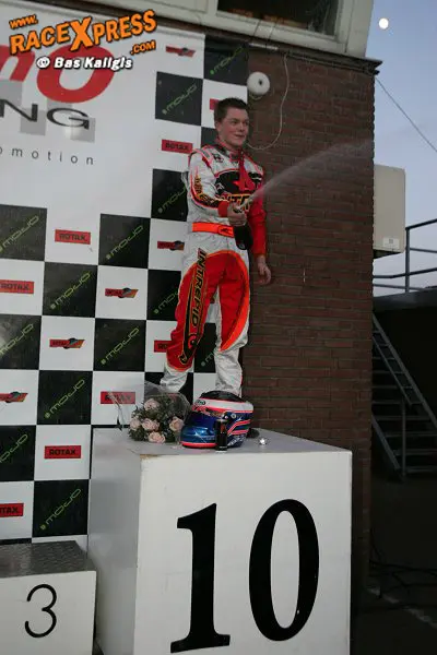 rx man bijt hond 10