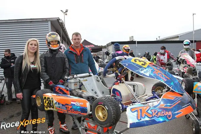rx milan kok met vader en grid girl
