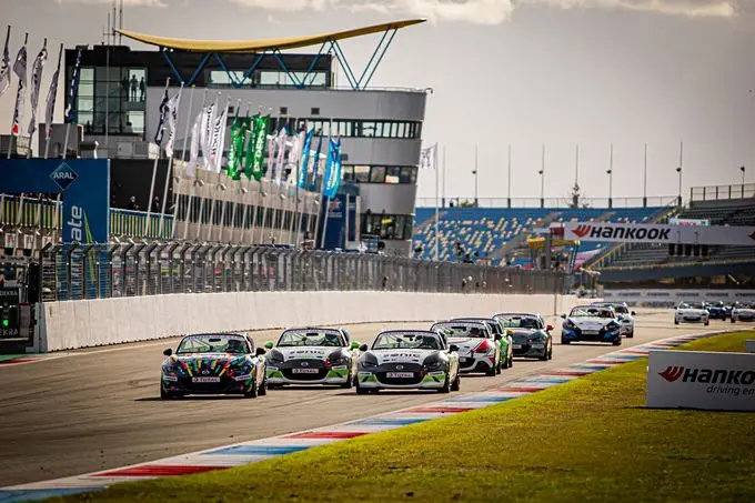 rx milan teekens maxime oosten mazda mx5 cup dtm assen 2020 2