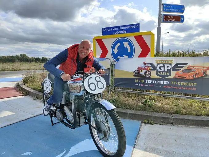rx tom coronel met de 1932 eysink op de rotonde vernoemd naar zijn grootvaderr rx
