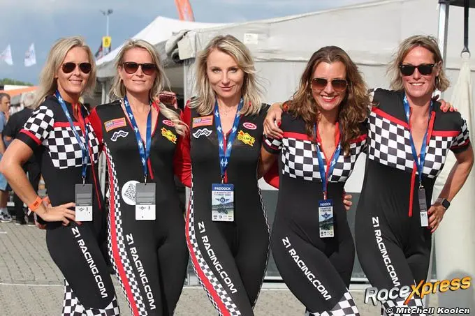 rx680 5 blondines grid girls assen img7071