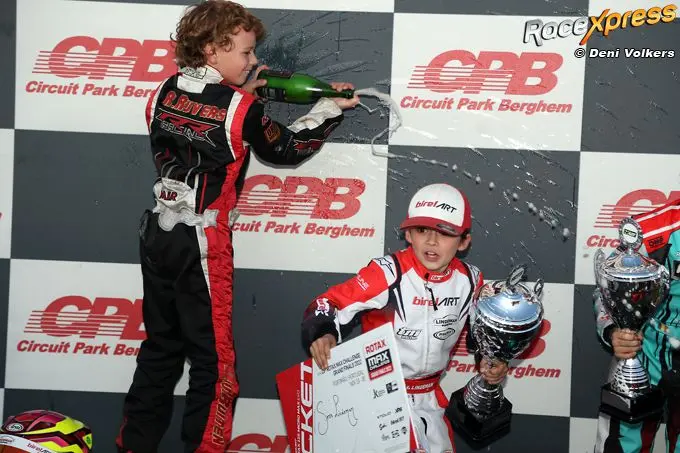 ryan rijvers pakt podium en spuit champagne bf0a0697