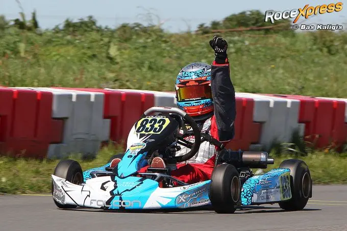 sacha van t pad bosch juichend over de finish rx 680 id0g2770