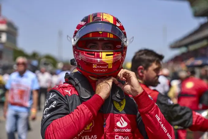 sainz helmet cam