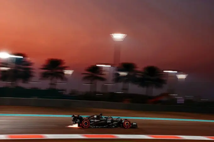 sauber alfa romeo at abu dhabi 407279584 951884002971662 5750432417887410181 n