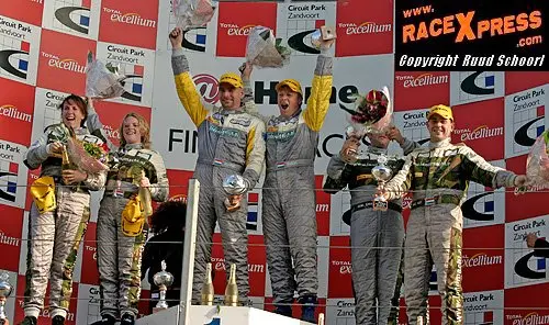 seathelix 500 podium