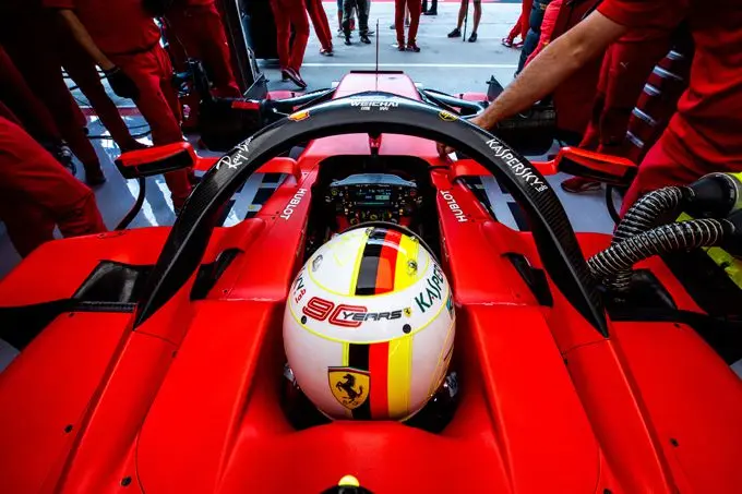 sebastian vettel helm 680x453