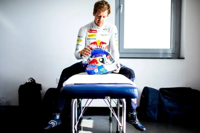 sebastian vettel helm