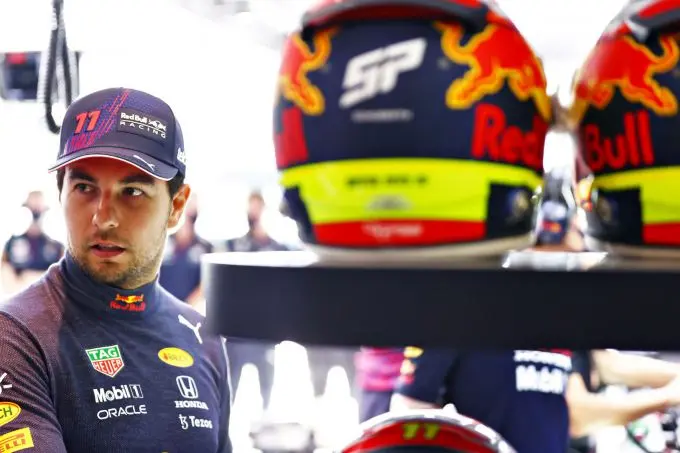 sergio perez qatar portret helmet bron red bull content pool si202111200115 news