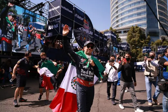 sergio perez showrun