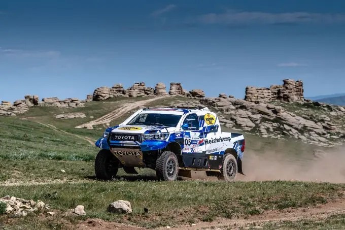silk way rally erik van loon toyota