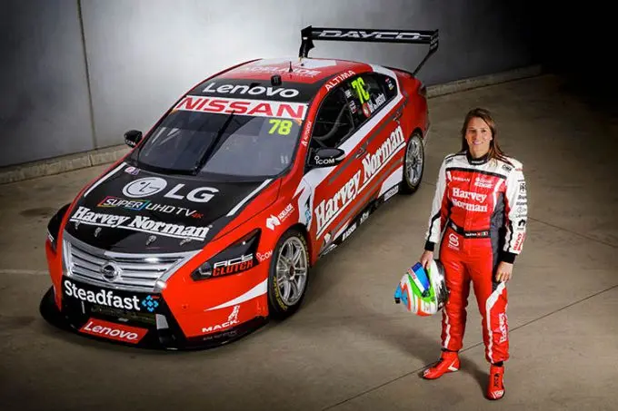 simona de silvestro 329dc639163b2bacaf6136e46cf2c1553e881916