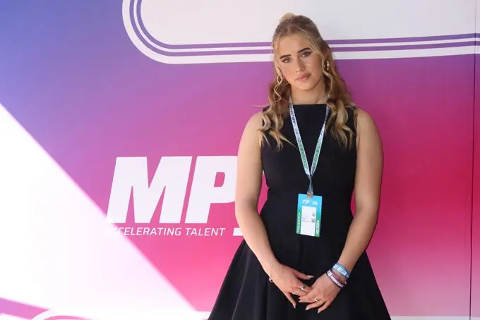 snelle vrouwen in de autosport annabelle brian gaat racen in de formule 4