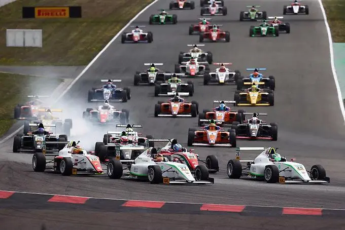 start adac formula 4 adac motorsport racexpress 680