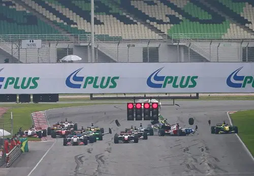 startcrash sepang 08