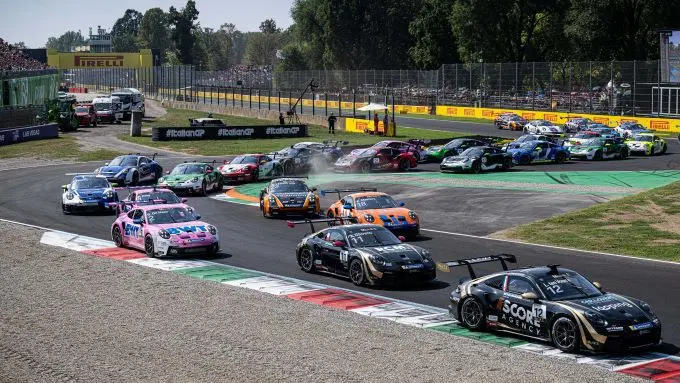 startveld na 1e chicane img 45