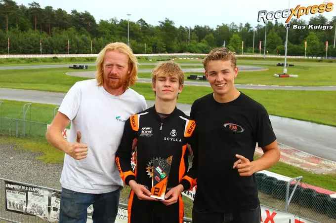 stijn boss podium op de kartbaan in genk