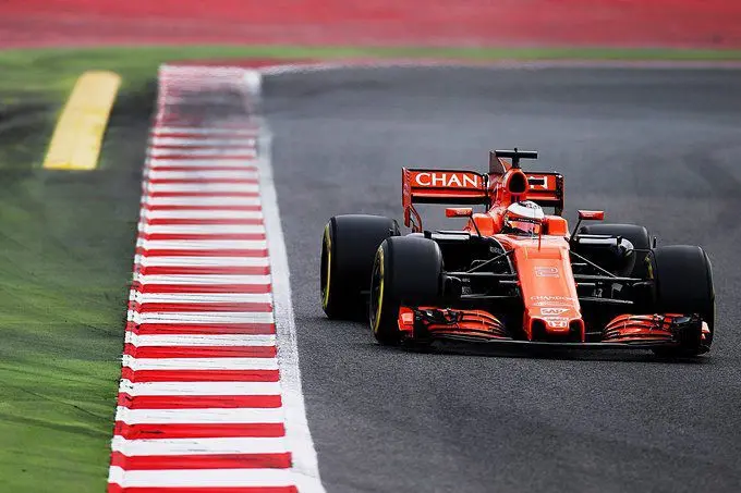 stoffel vandoorne f1 mclaren rx 680 4