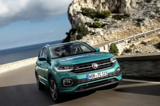 t cross komt met 15 tsi en dsg automaat 1