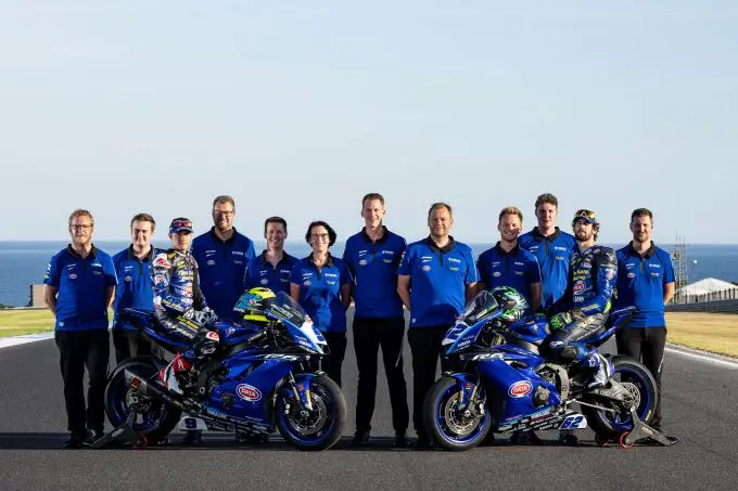 ten kate racing yamaha team