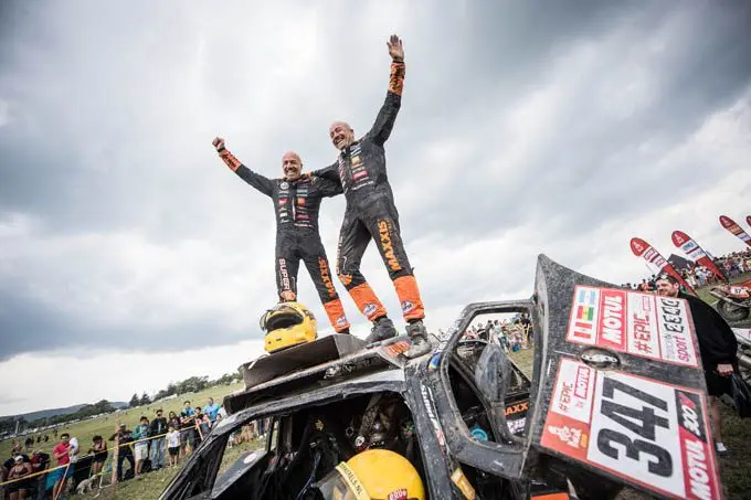 tim en tom coronel finish dakar rx 680