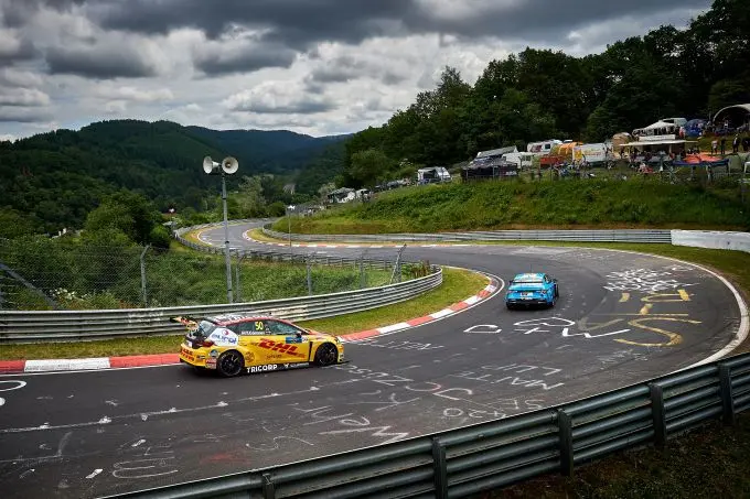 tom coronel cupra tijdens fia wtcr races op nurburgring nordschleife 1
