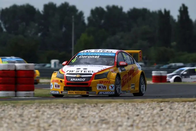 tom coronel slovakiaring 2015 1