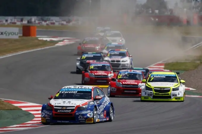 tom coronel wtcc moscow raceway