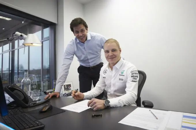 toto wolff en valtteri bottas m55603