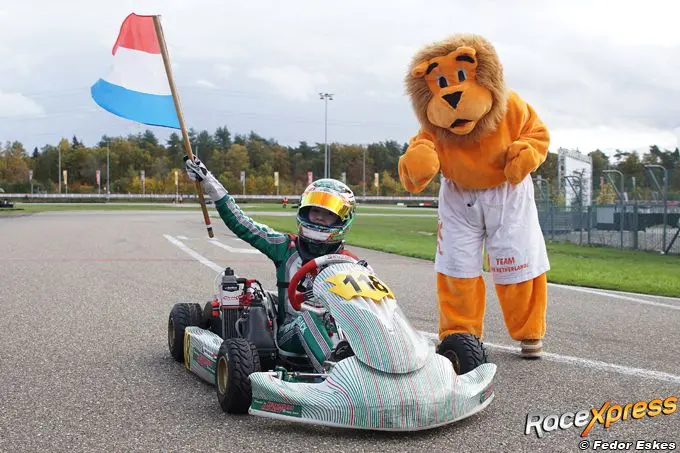 tren van melink nederlands kampioen mini max rookie met nl vlag
