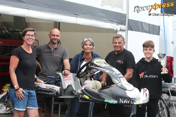 tristan kroone en crew pdb racing blij met podium imgl8941
