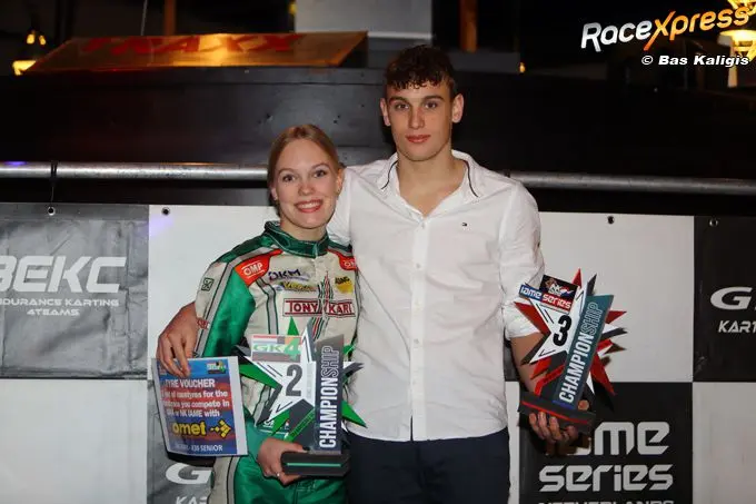 uniek in de kartsport zus roxanne en broer kevin lantinga allebei gehuldigd
