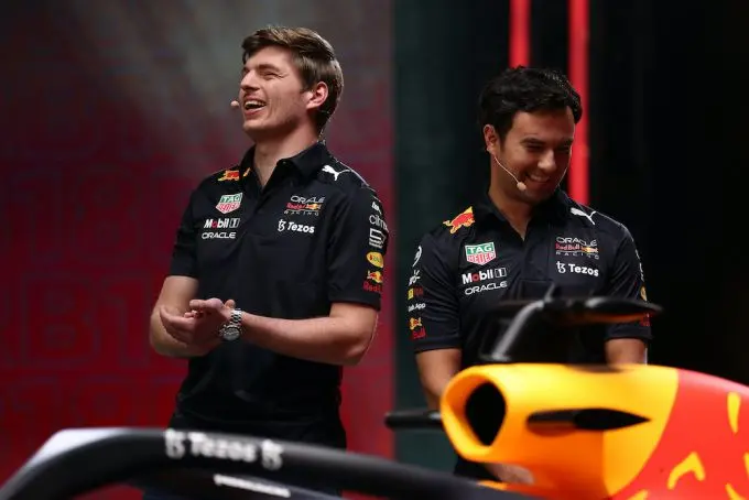 verstappen perez rb18